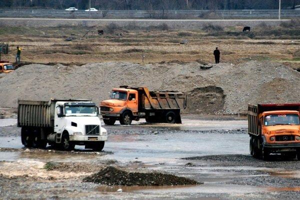 برداشت شن و ماسه از رودخانه های گیلان ممنوع شد برداشت شن و ماسه از رودخانه های گیلان ممنوع شد