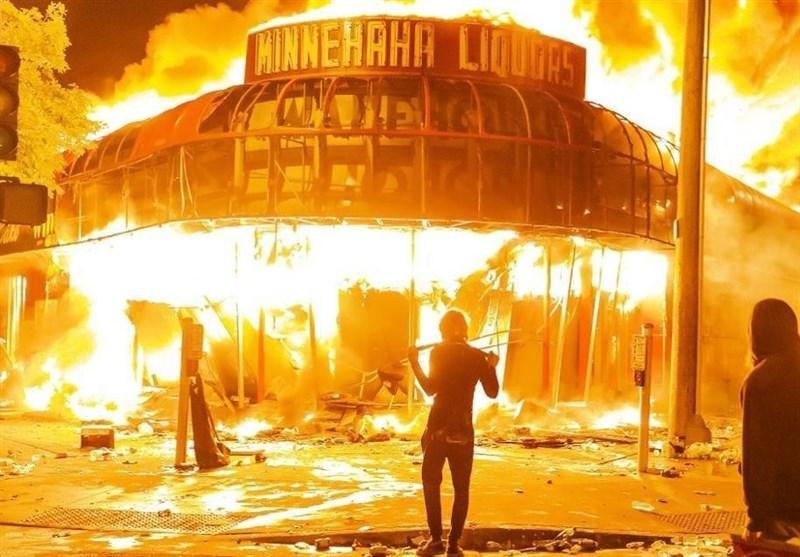 اعلام منع آمدو شد در شهر مینیاپولیس آمریکا اعلام منع آمدو شد در شهر مینیاپولیس آمریکا