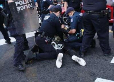 پلیس نیویورک به برخورد افراطی با معترضان متهم شد