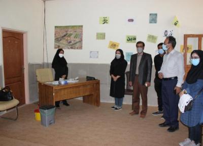 بازدید رئیس دانشگاه آزاد اسلامی بم از مرکز تجمیعی واکسیناسیون