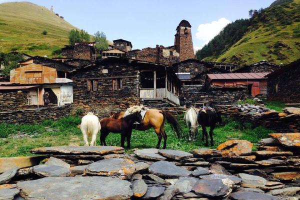 12 روستای کوهستانی که در سفر به گرجستان نباید از دست داد