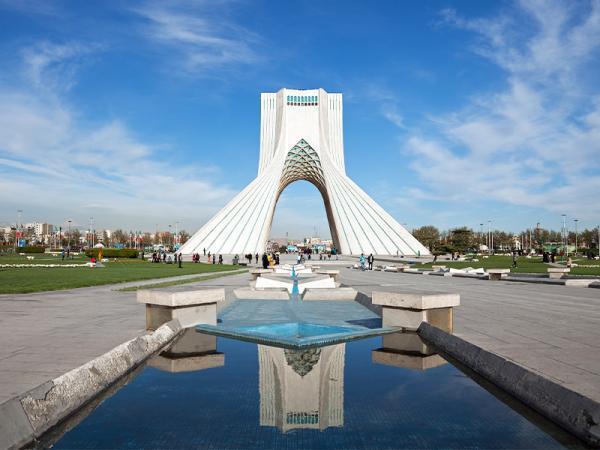 با تفریحات رایگان تهران آشنا شوید! با تفریحات رایگان تهران آشنا شوید!