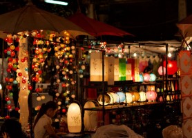 خرید از بازار شبانه چیانگ مای